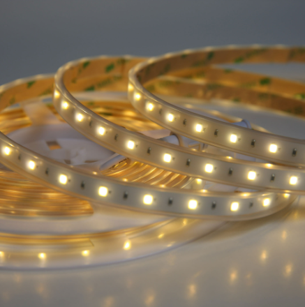 TIRA FLEXIBLE 60 LEDS POR METRO, 2835 SMD 127 V, EXTERIOR / BLANCO CALIDO