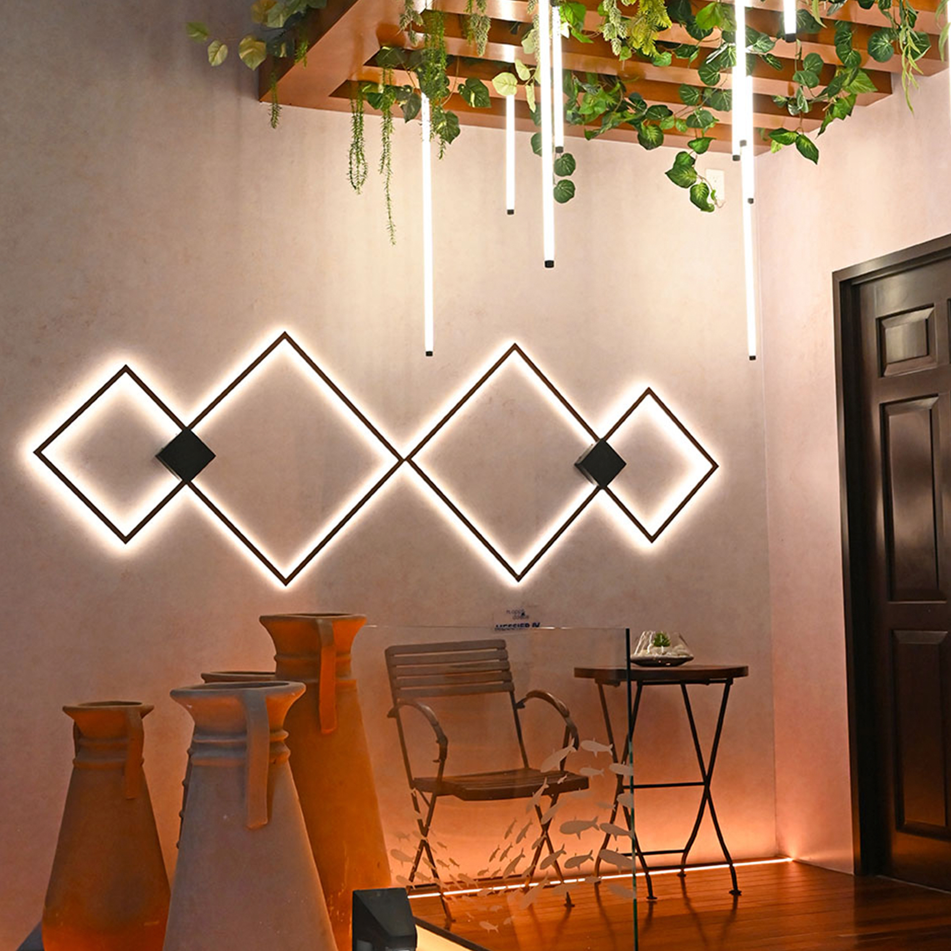 Luminarios de figuras geométricas para muro o techo en color negro rugoso con iluminación blanco neutro